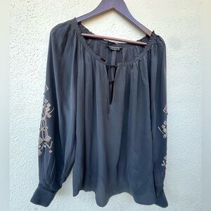 BCBG Maxazria Women's Black 100% Silk Size Small Beautiful Sequin peasant top